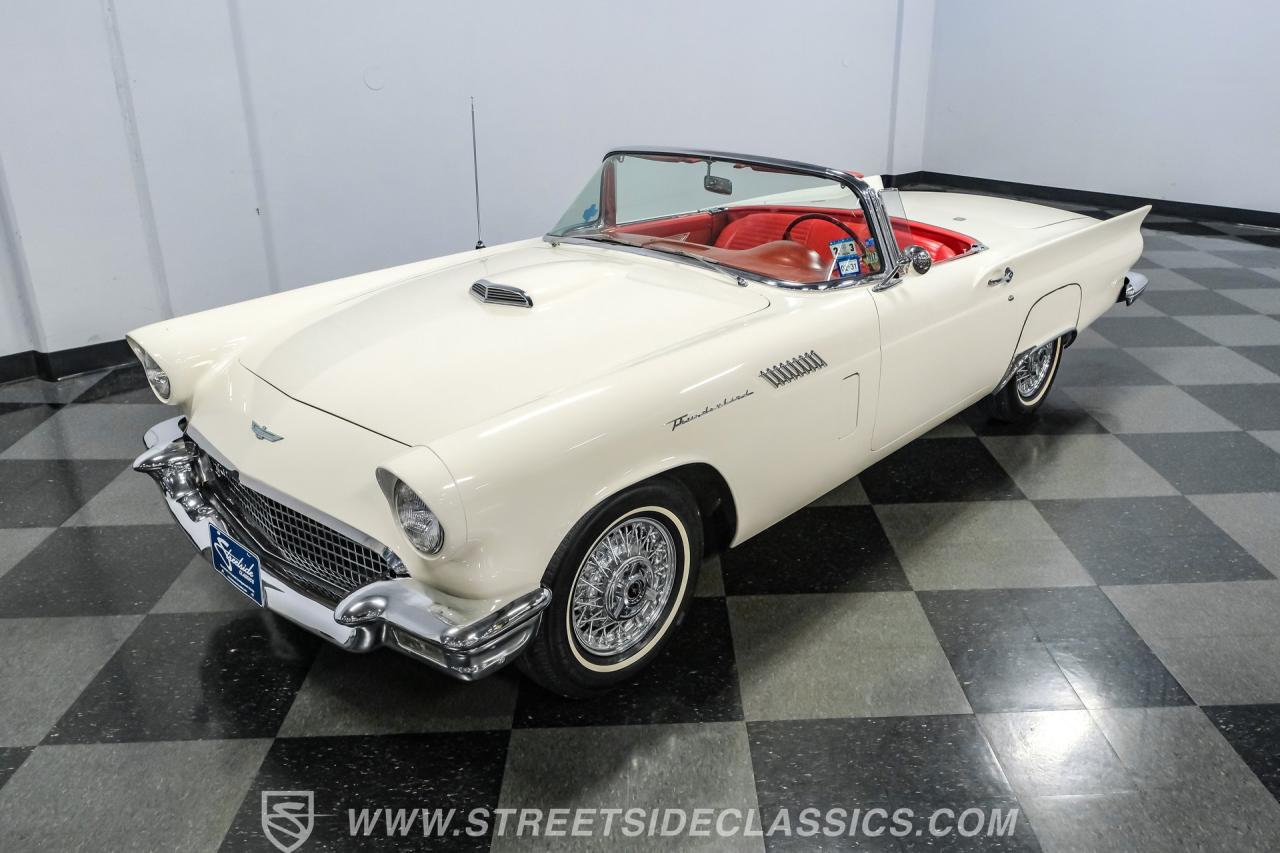 1957 Ford Thunderbird