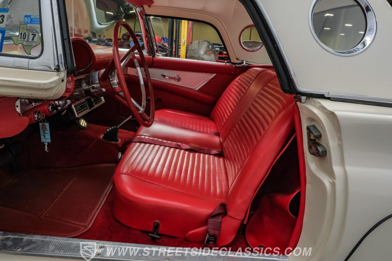 1957 Ford Thunderbird
