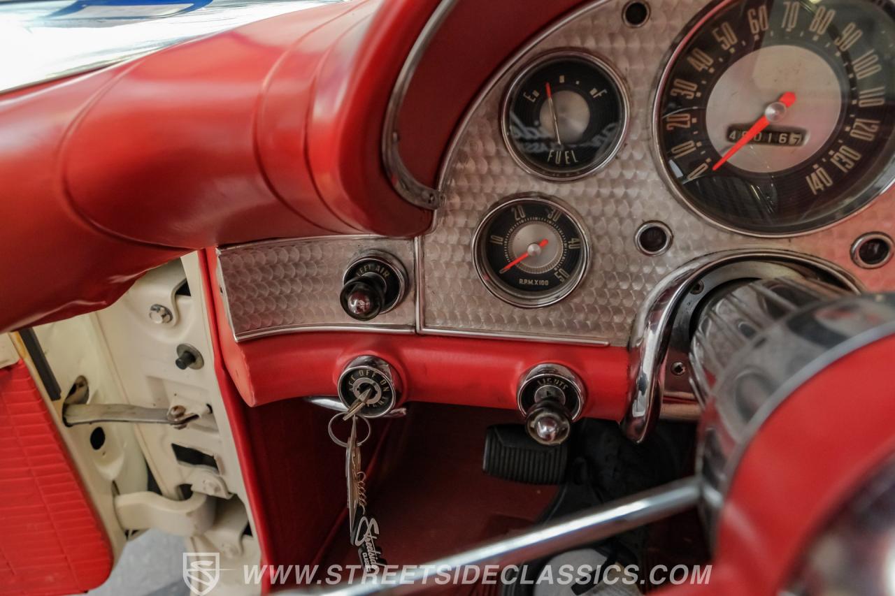 1957 Ford Thunderbird