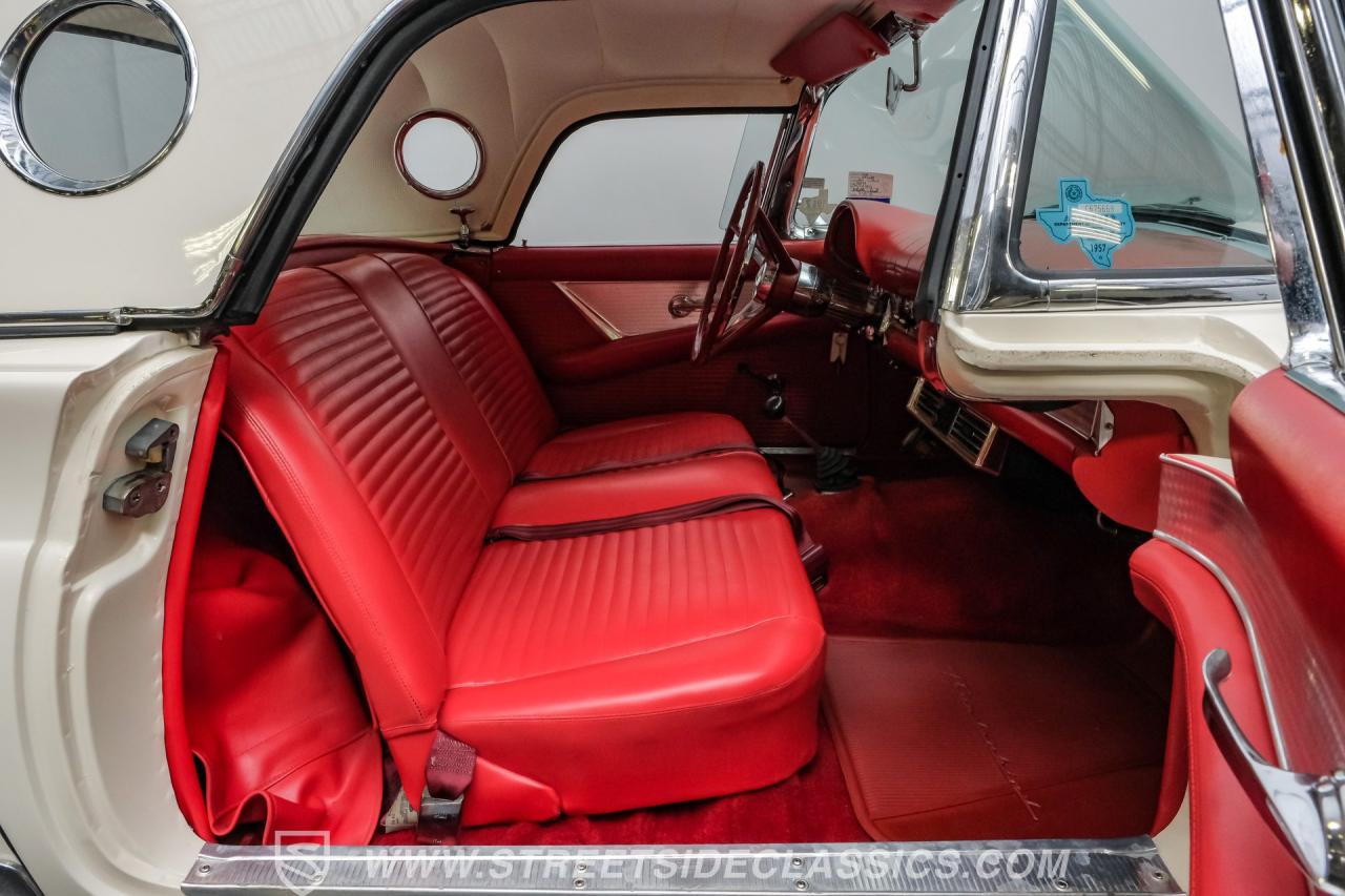 1957 Ford Thunderbird