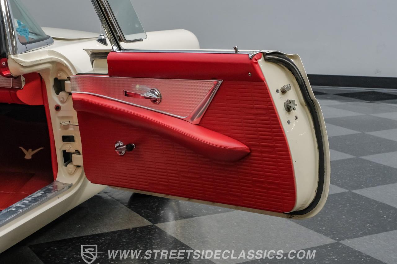 1957 Ford Thunderbird