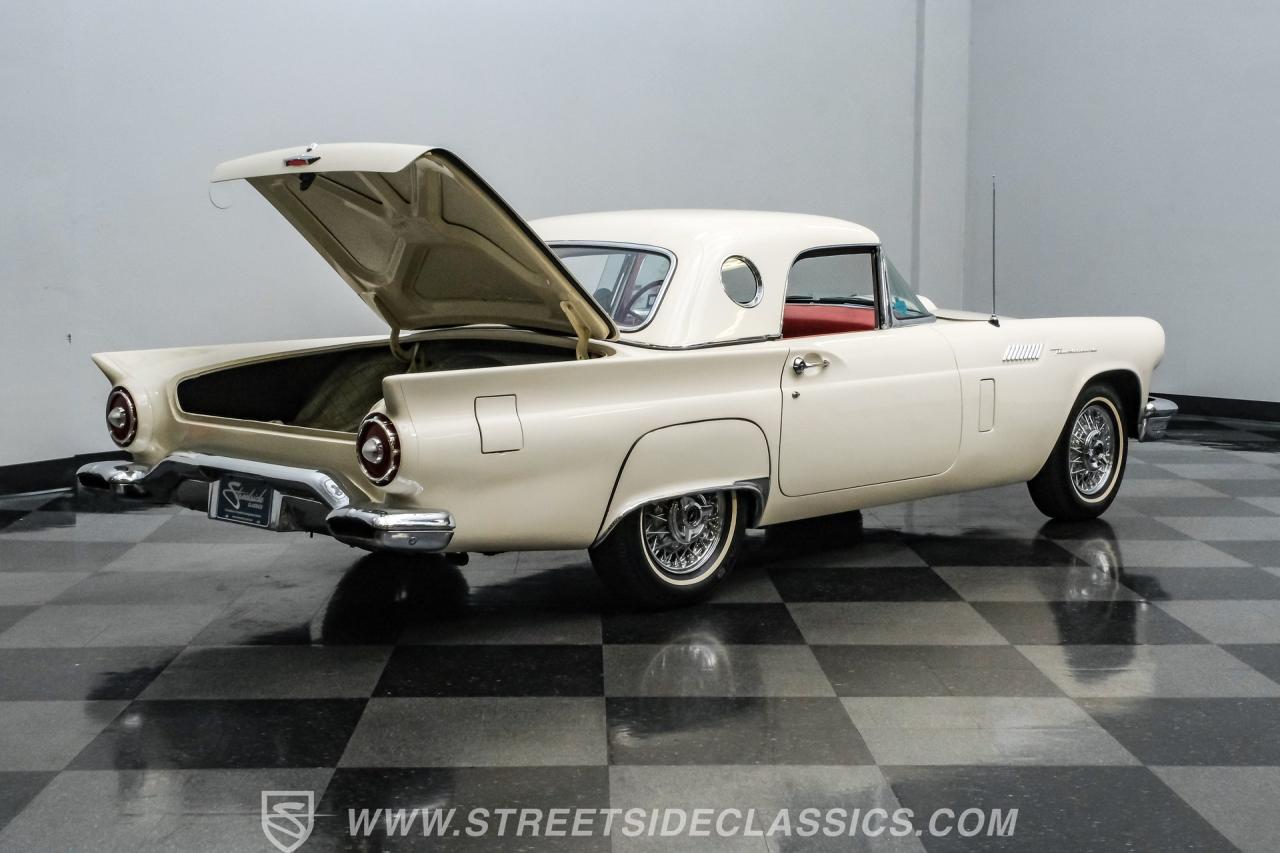 1957 Ford Thunderbird