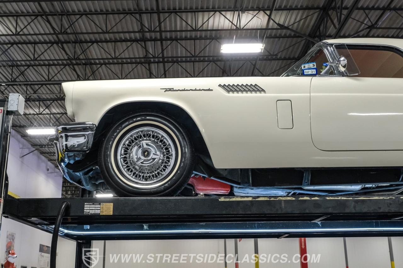 1957 Ford Thunderbird