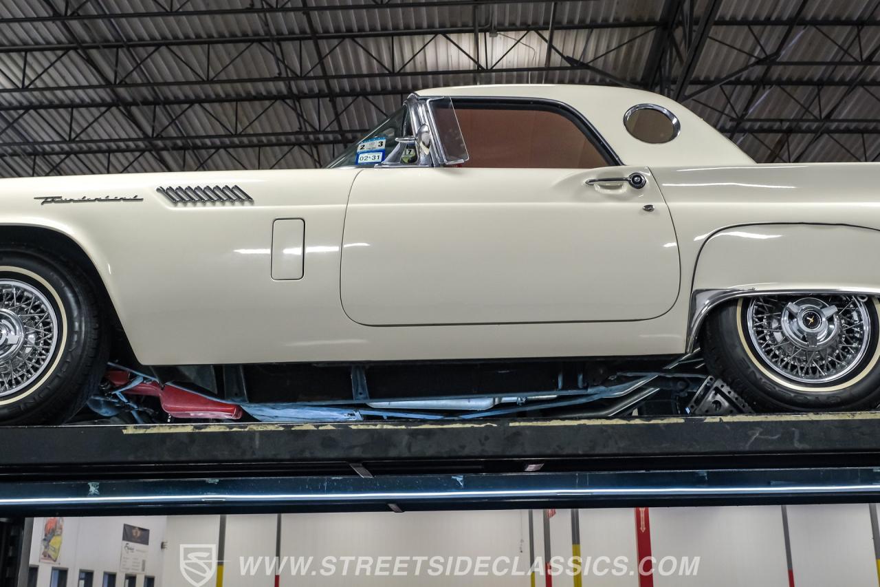 1957 Ford Thunderbird