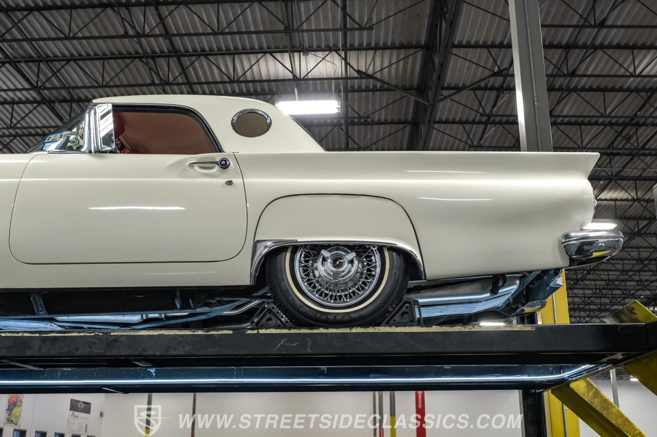1957 Ford Thunderbird