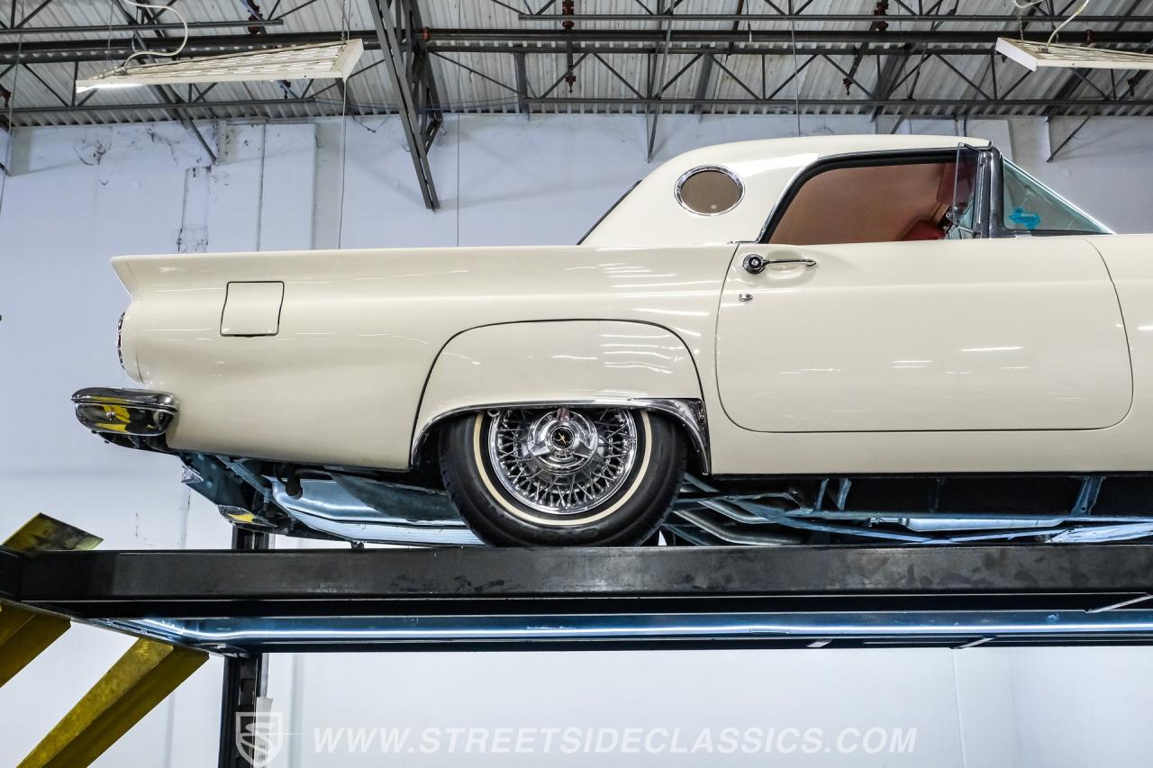 1957 Ford Thunderbird