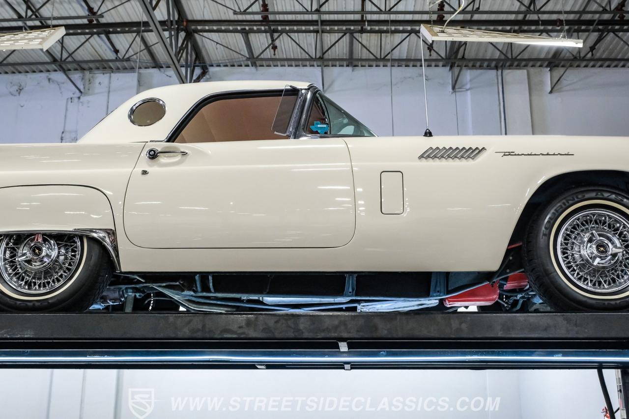 1957 Ford Thunderbird