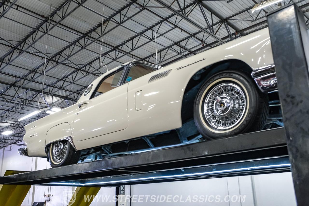 1957 Ford Thunderbird