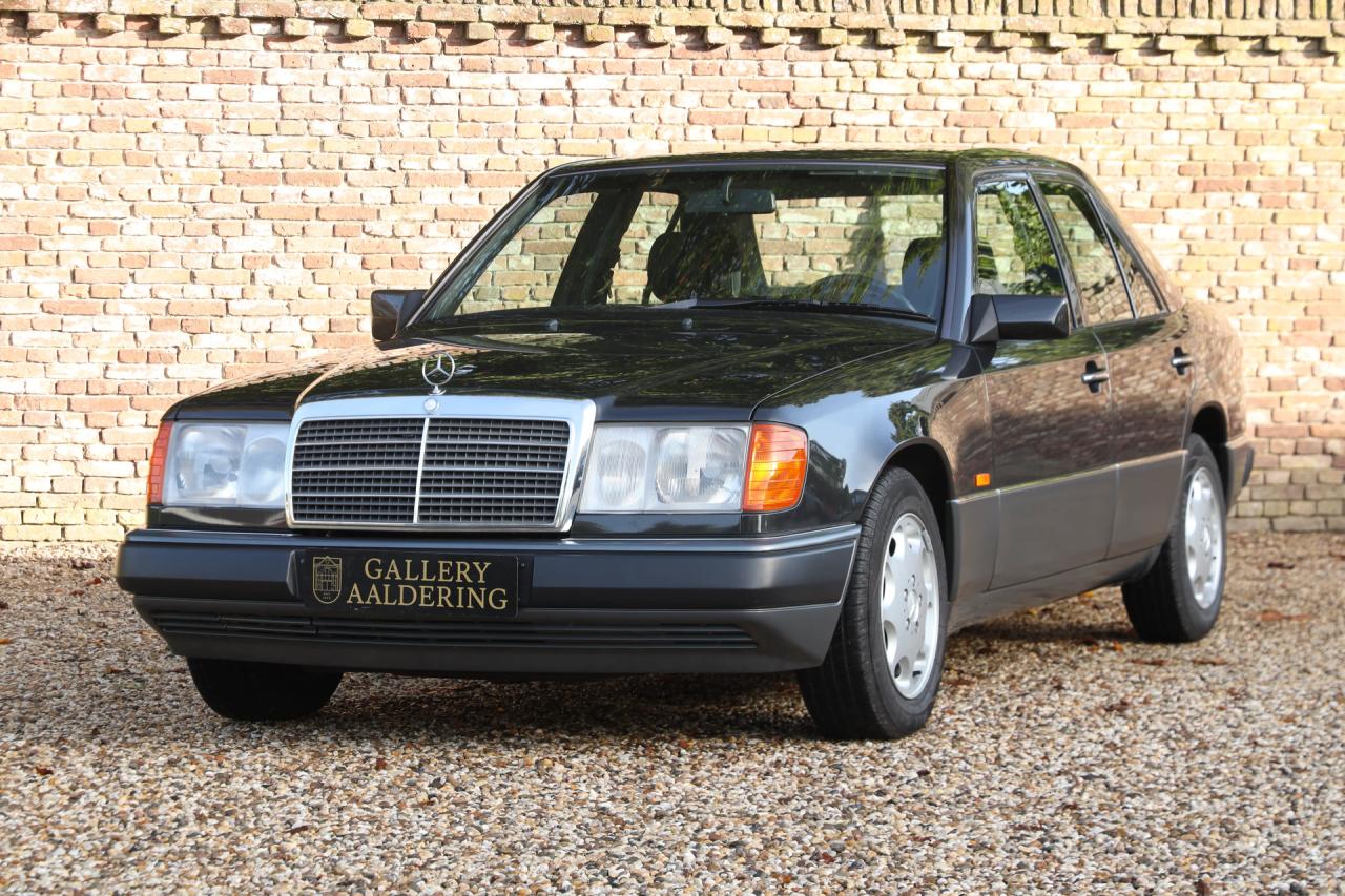 1992 Mercedes - Benz Mercedes Benz 200 E W124 &ldquo;36.000 km with one owner&rdquo; NEW ORIGINAL CONDITION