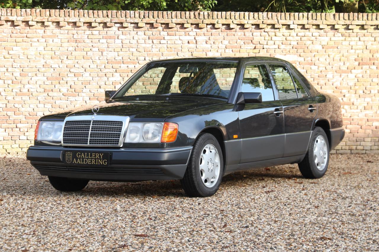 1992 Mercedes - Benz Mercedes Benz 200 E W124 &ldquo;36.000 km with one owner&rdquo; NEW ORIGINAL CONDITION