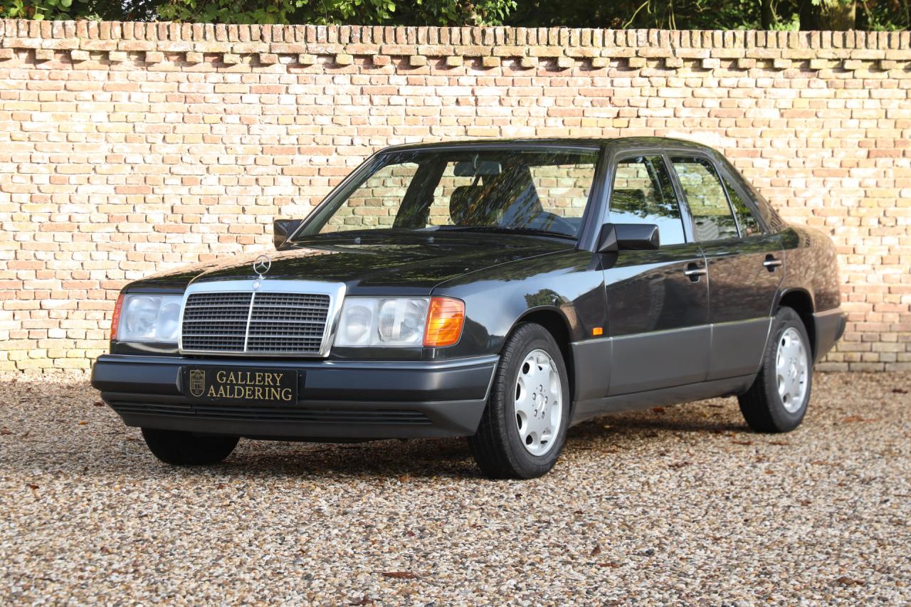1992 Mercedes - Benz Mercedes Benz 200 E W124 &ldquo;36.000 km with one owner&rdquo; NEW ORIGINAL CONDITION