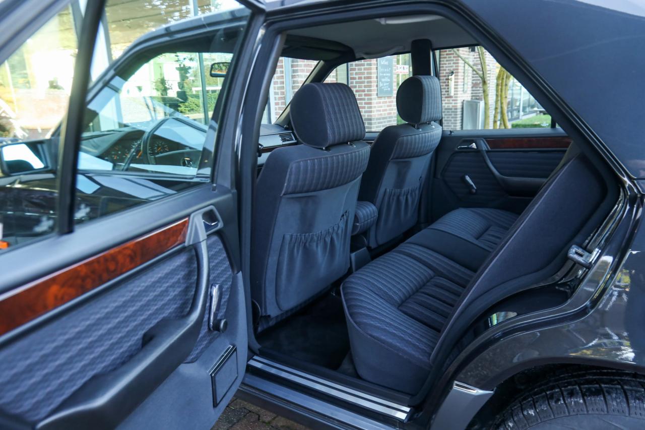 1992 Mercedes - Benz Mercedes Benz 200 E W124 &ldquo;36.000 km with one owner&rdquo; NEW ORIGINAL CONDITION
