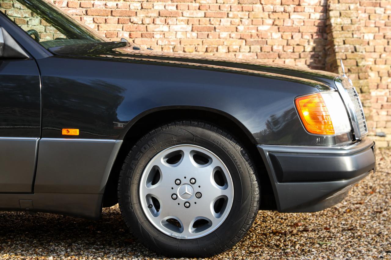 1992 Mercedes - Benz Mercedes Benz 200 E W124 &ldquo;36.000 km with one owner&rdquo; NEW ORIGINAL CONDITION