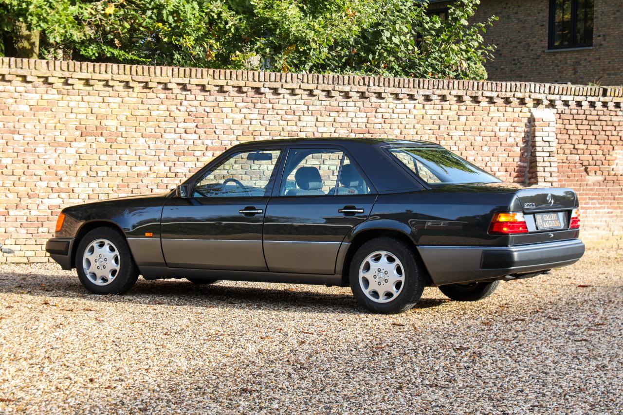 1992 Mercedes - Benz Mercedes Benz 200 E W124 &ldquo;36.000 km with one owner&rdquo; NEW ORIGINAL CONDITION
