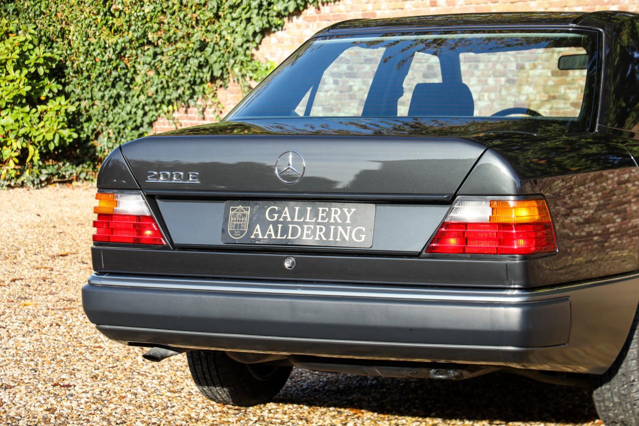 1992 Mercedes - Benz Mercedes Benz 200 E W124 &ldquo;36.000 km with one owner&rdquo; NEW ORIGINAL CONDITION