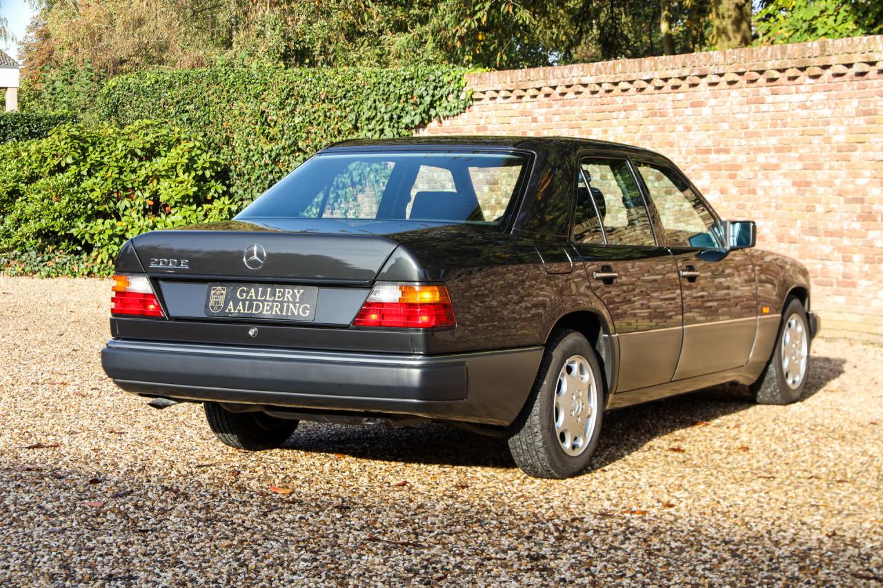 1992 Mercedes - Benz Mercedes Benz 200 E W124 &ldquo;36.000 km with one owner&rdquo; NEW ORIGINAL CONDITION
