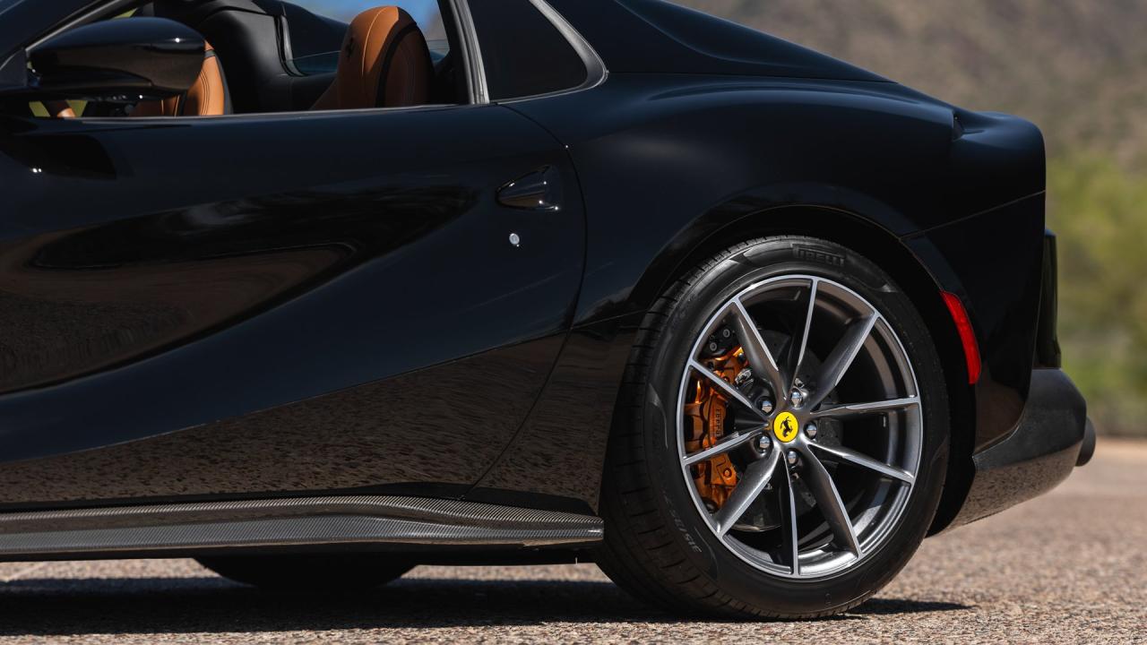 2022 Ferrari 812 GTS