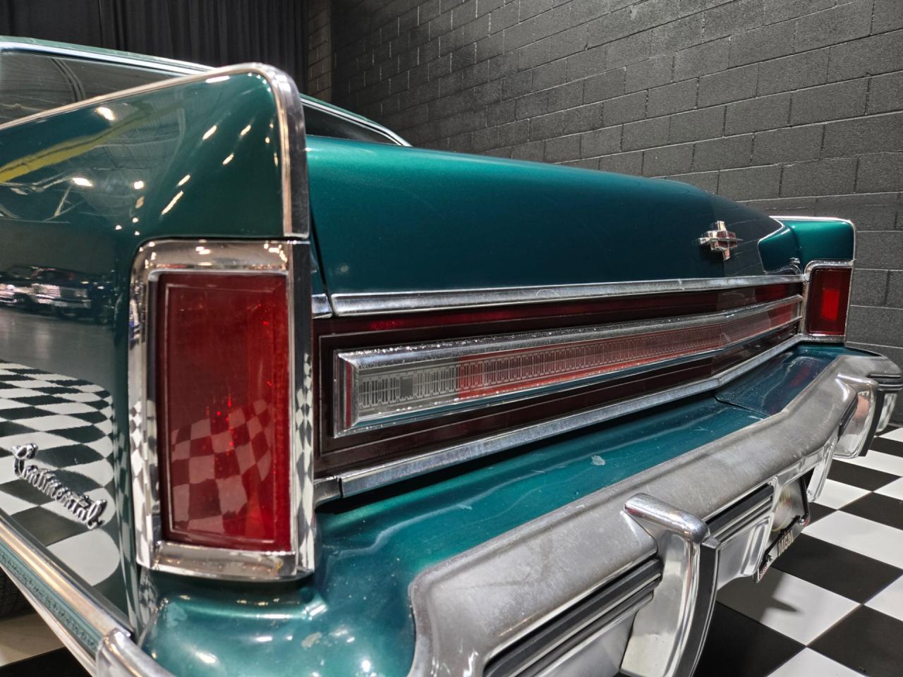 1975 Lincoln Continental