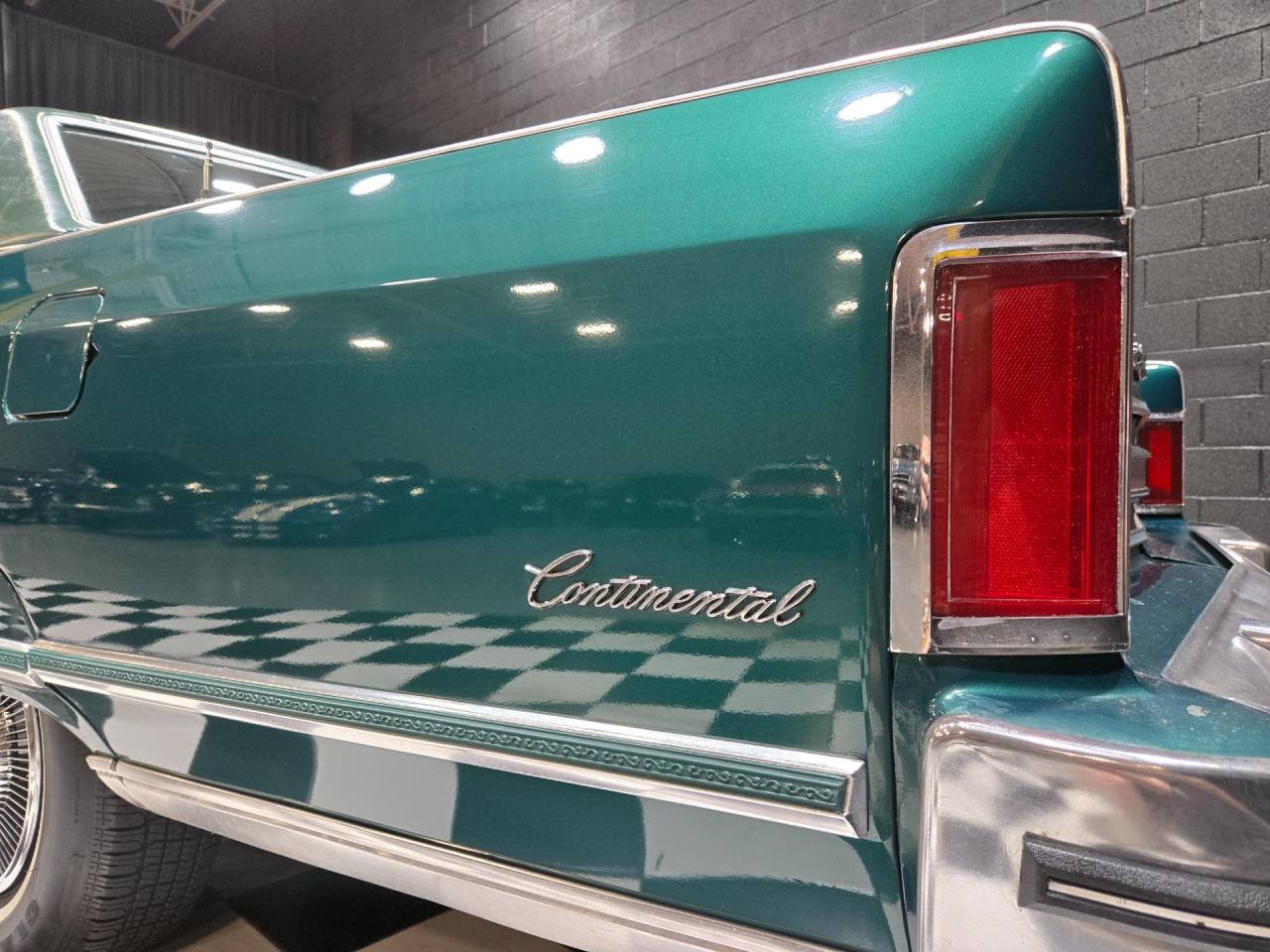 1975 Lincoln Continental