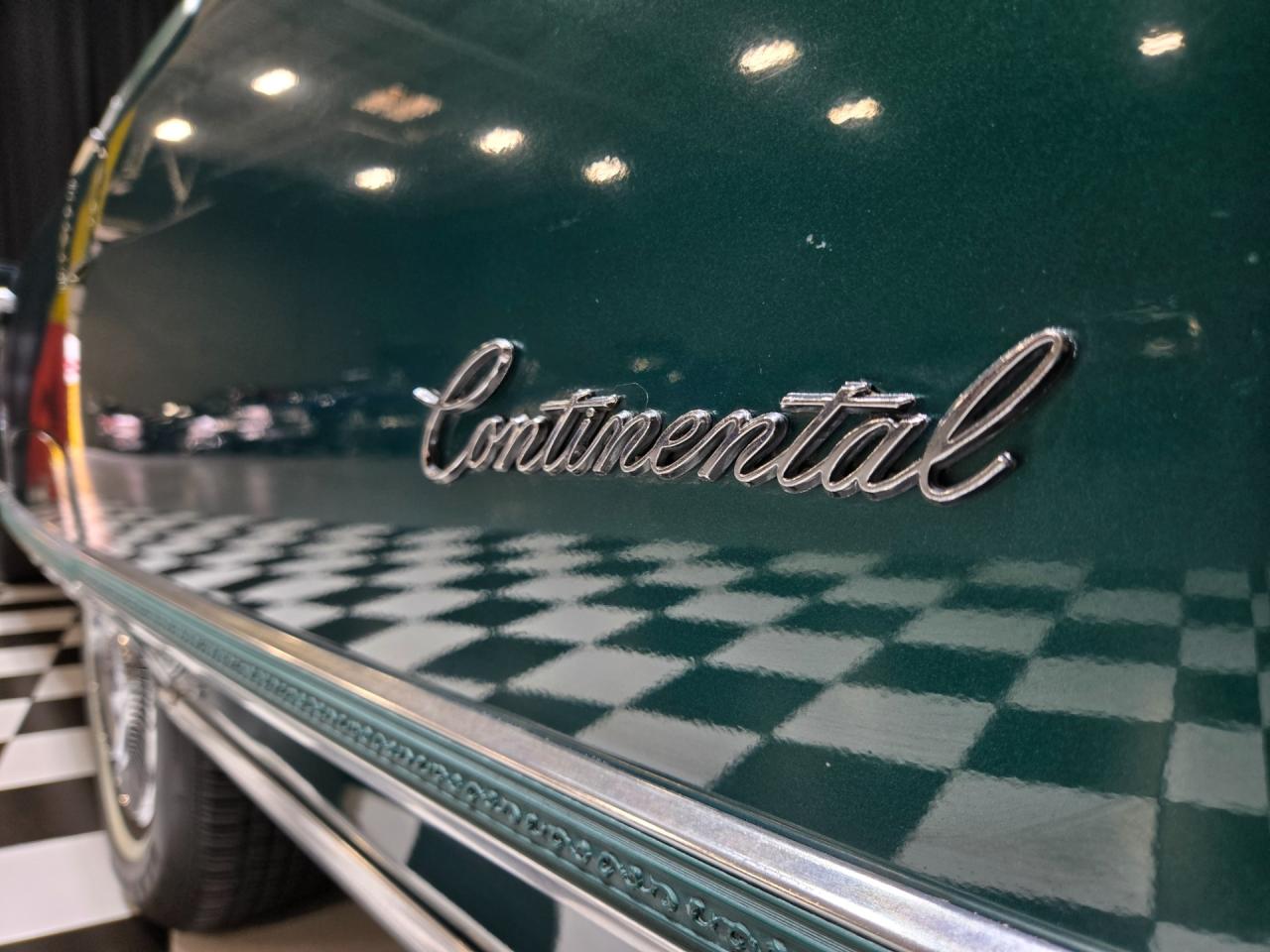 1975 Lincoln Continental
