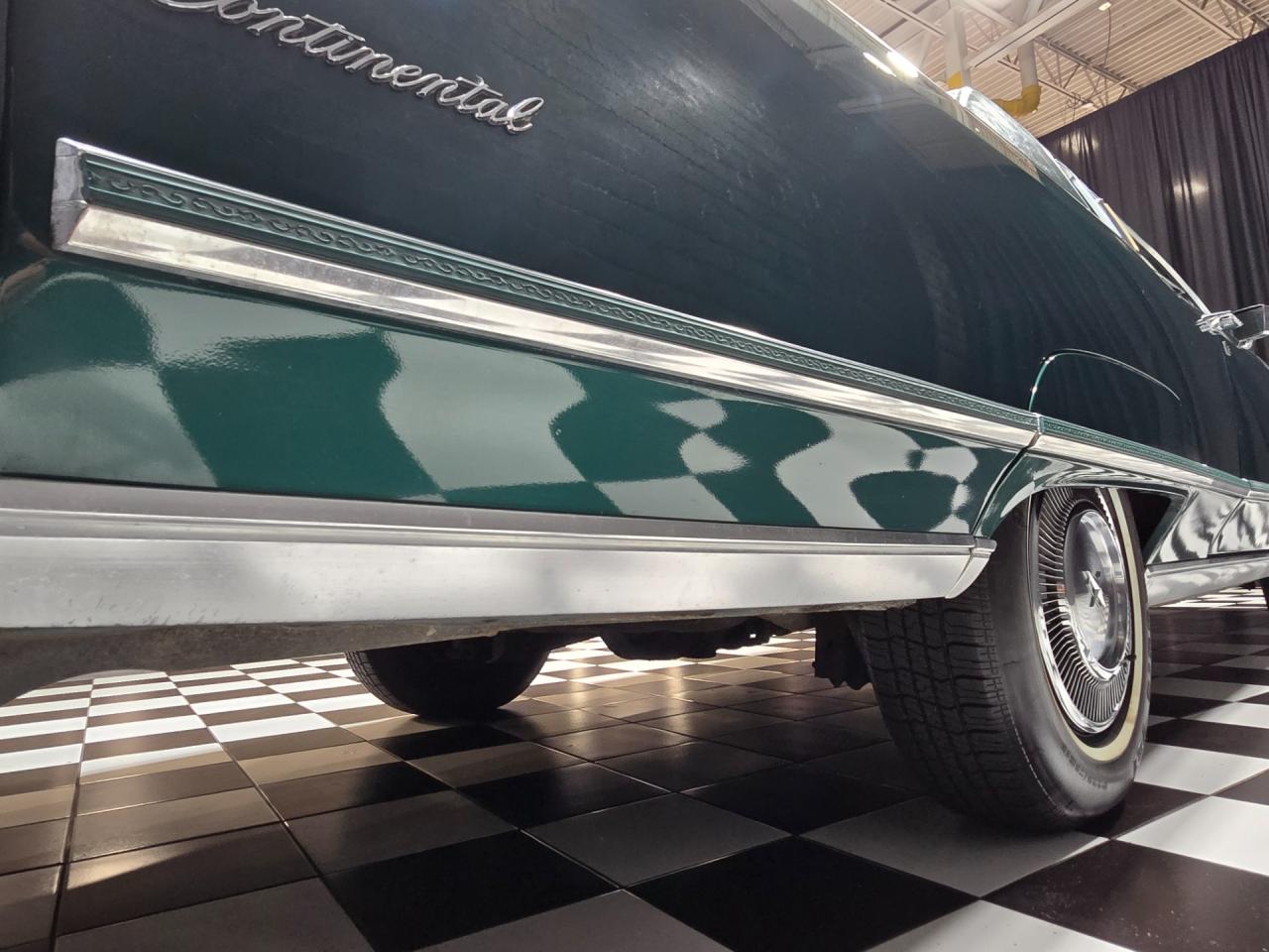 1975 Lincoln Continental