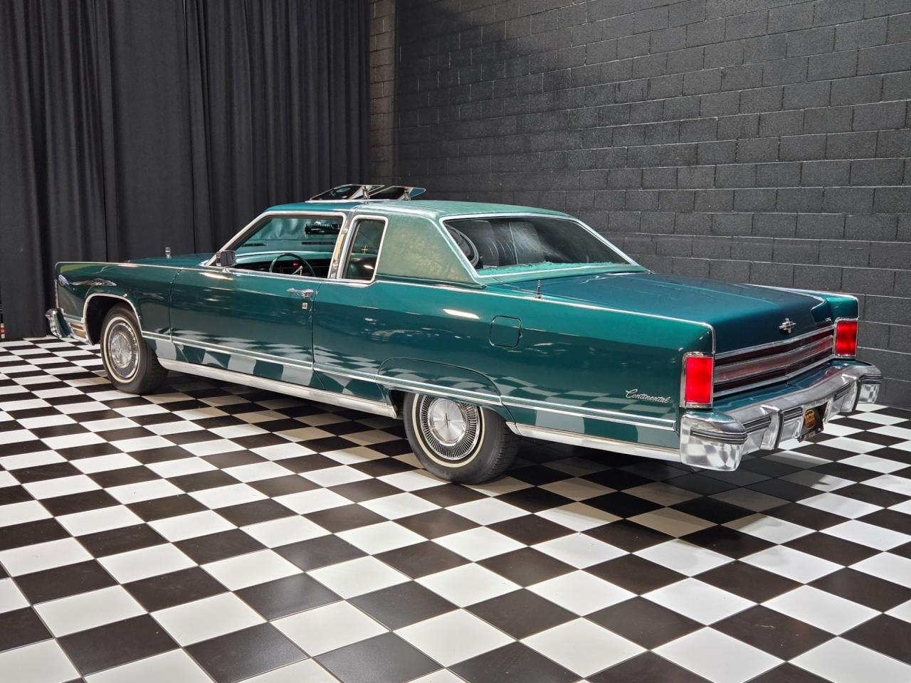 1975 Lincoln Continental