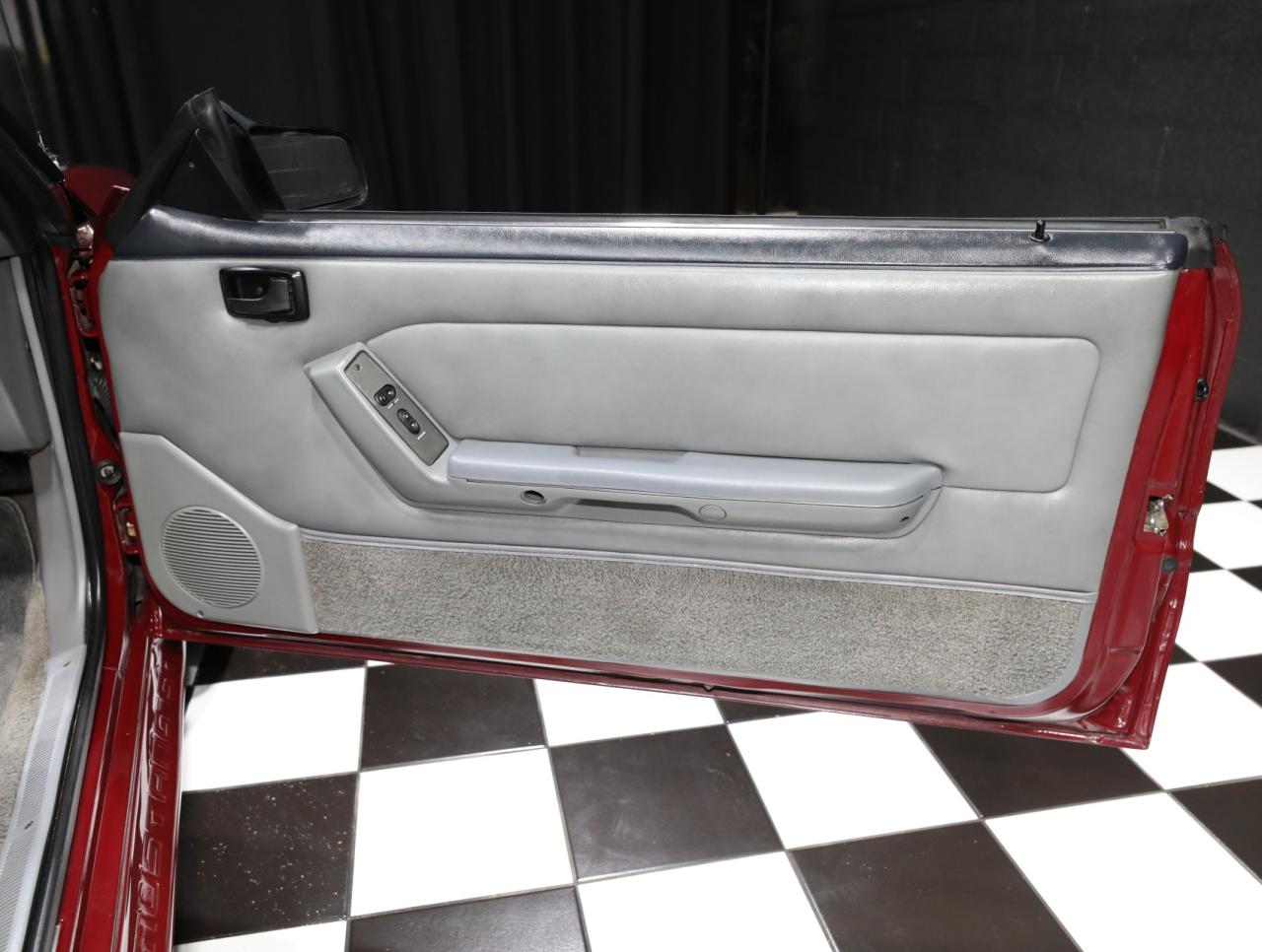 1987 Ford Mustang