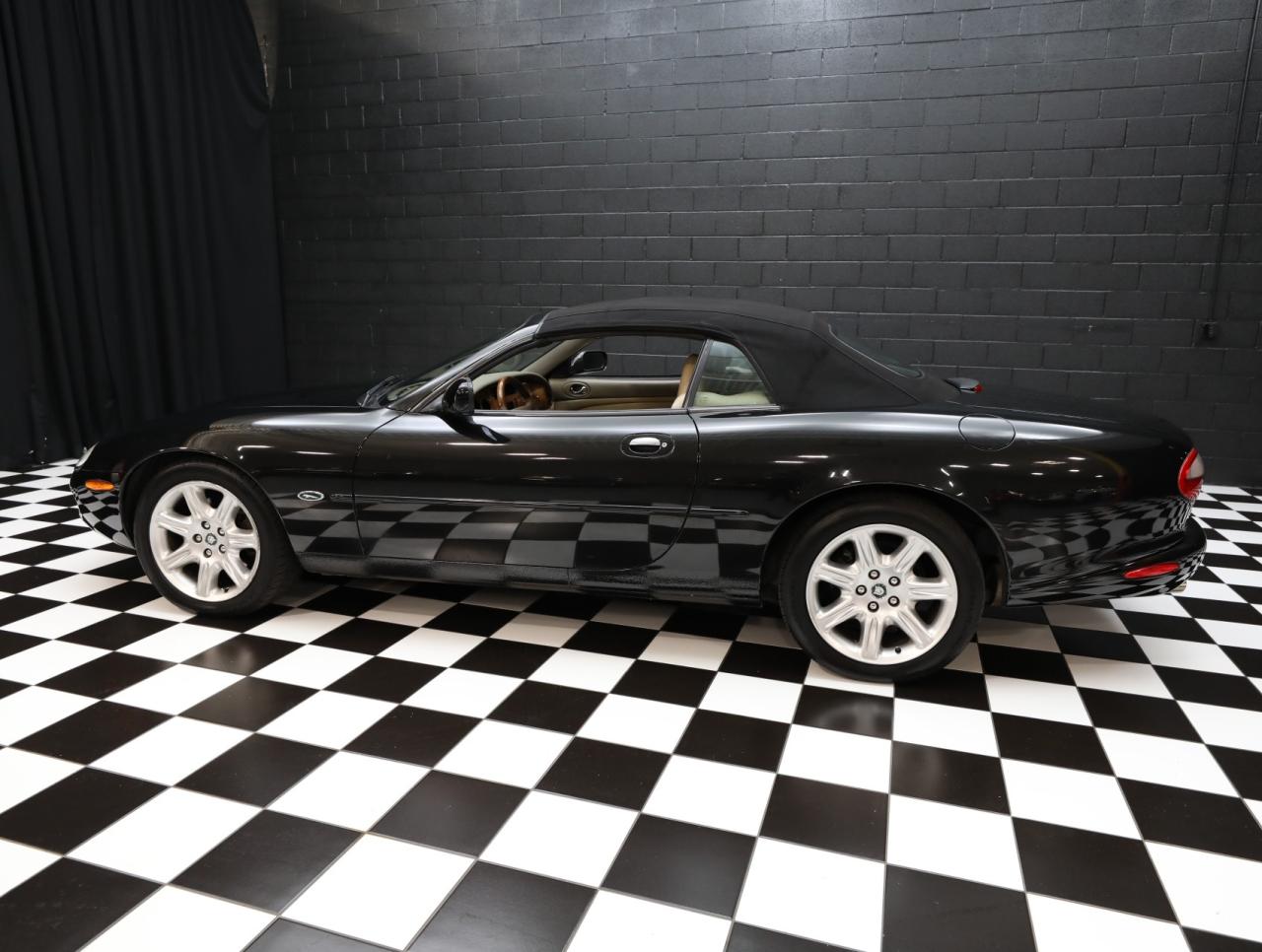 2000 Jaguar XK-Series