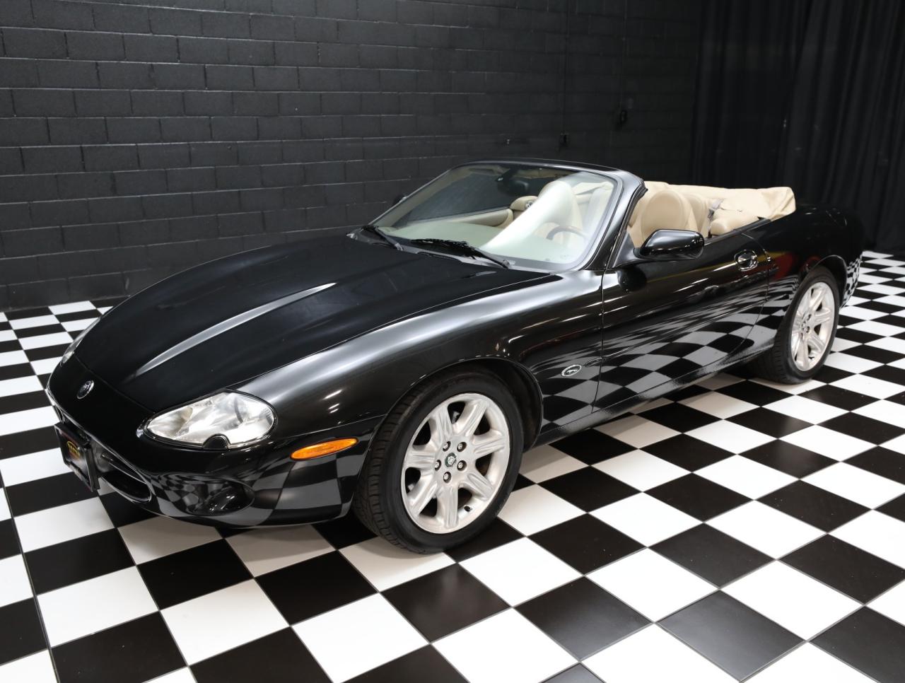 2000 Jaguar XK-Series