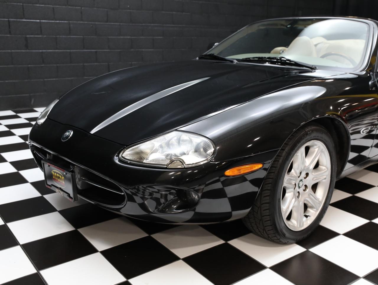 2000 Jaguar XK-Series