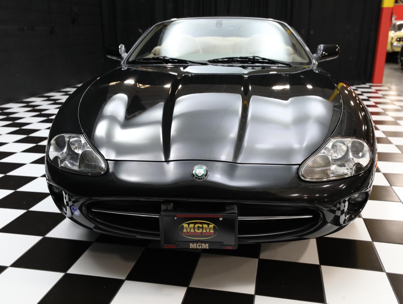 2000 Jaguar XK-Series