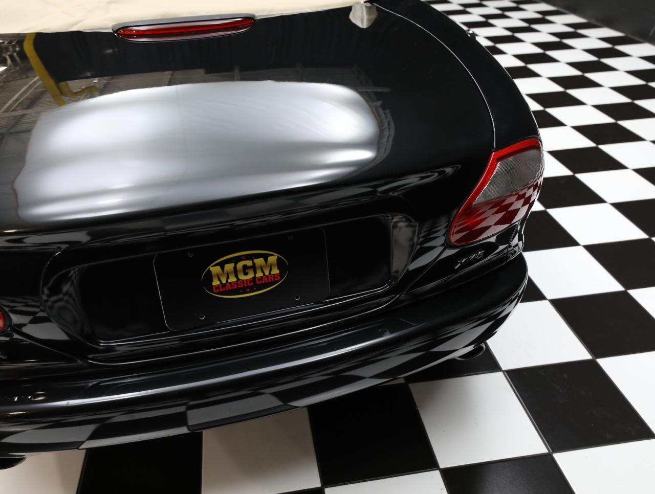 2000 Jaguar XK-Series