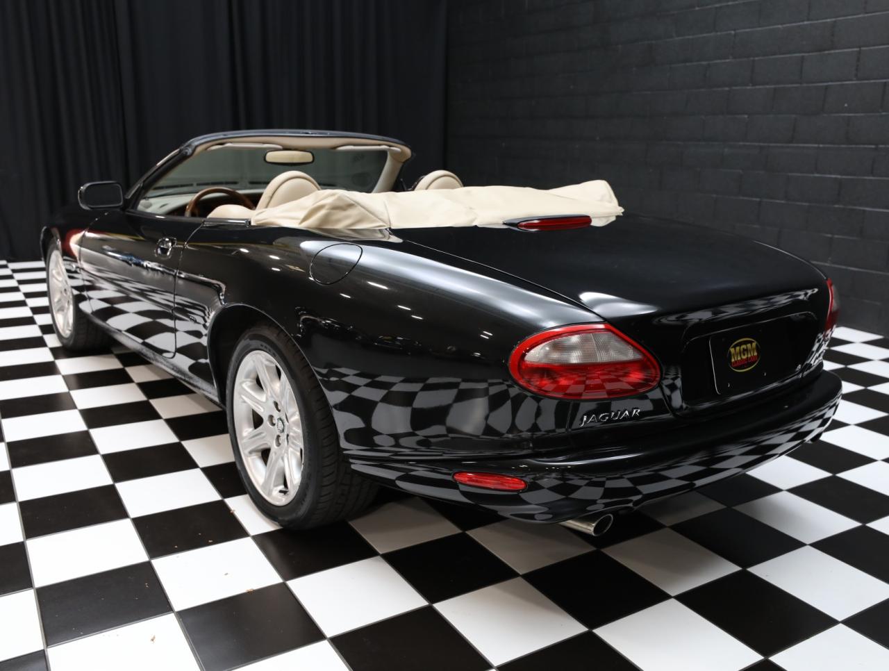 2000 Jaguar XK-Series