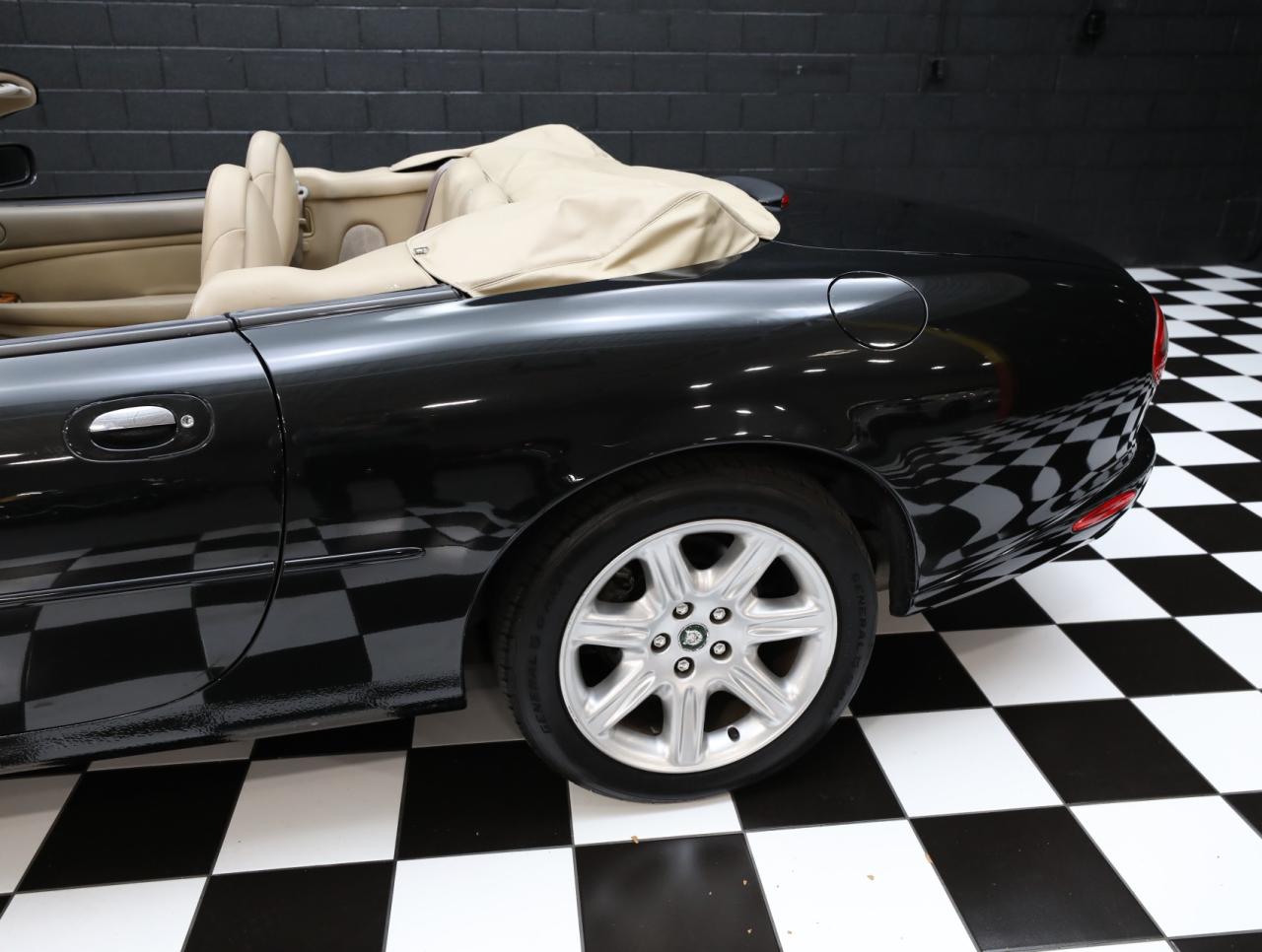 2000 Jaguar XK-Series