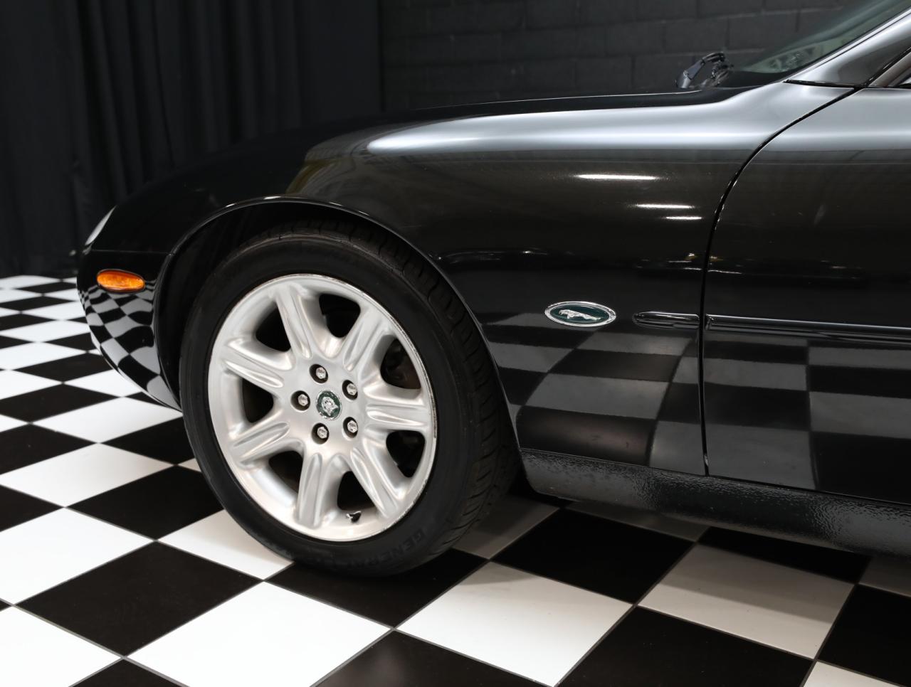 2000 Jaguar XK-Series