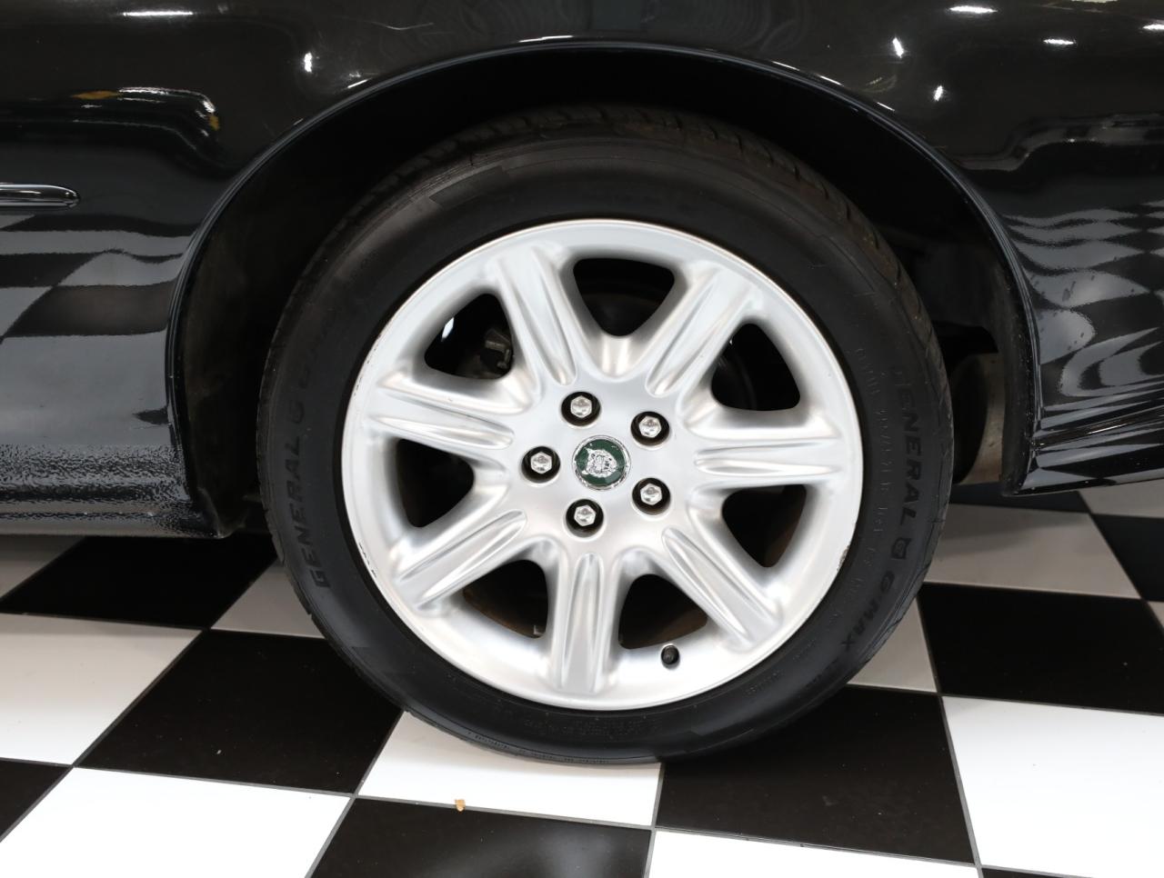 2000 Jaguar XK-Series