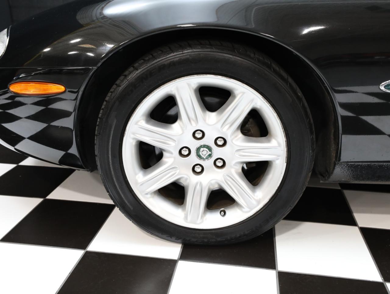 2000 Jaguar XK-Series