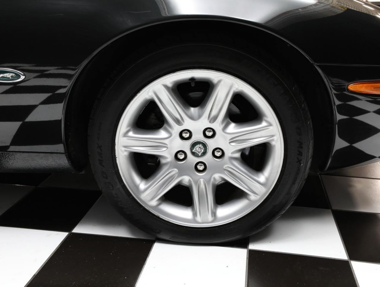 2000 Jaguar XK-Series