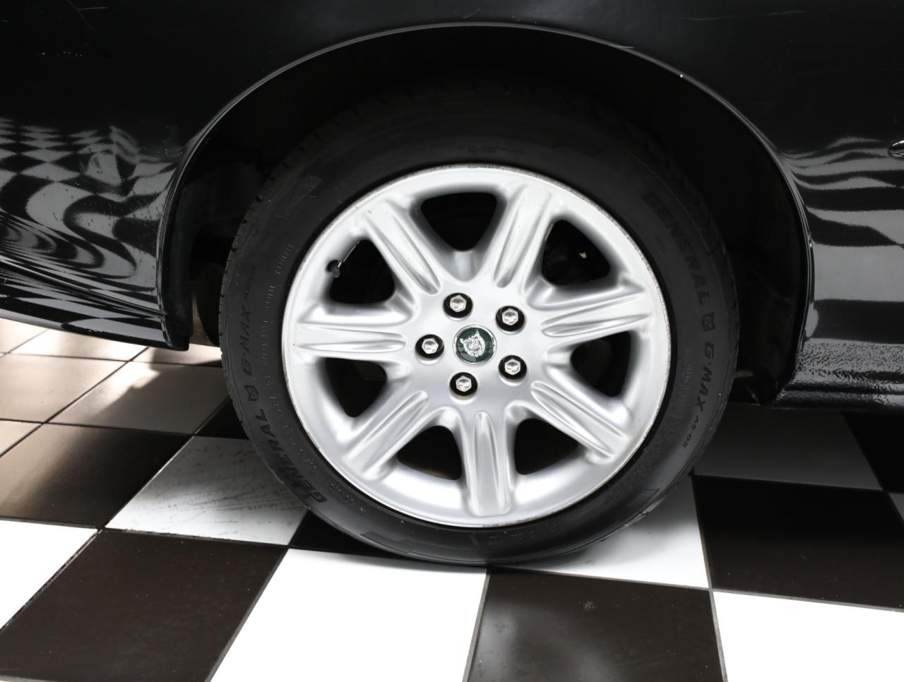 2000 Jaguar XK-Series