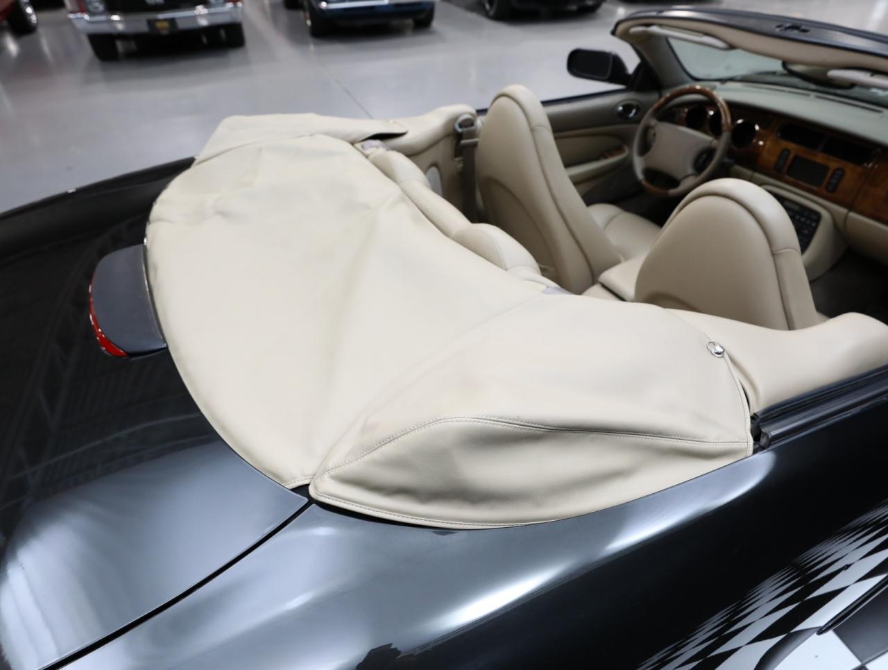 2000 Jaguar XK-Series