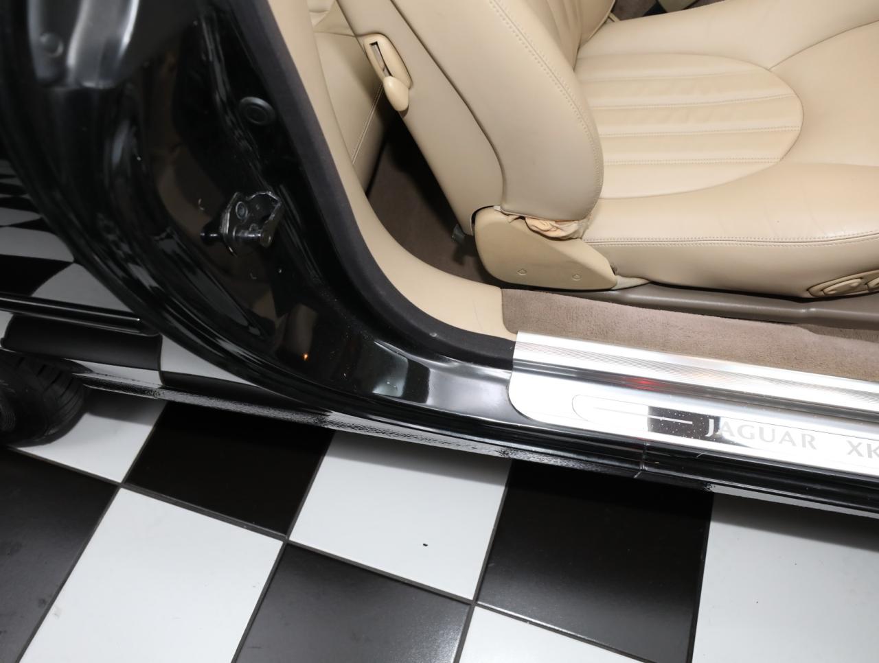 2000 Jaguar XK-Series