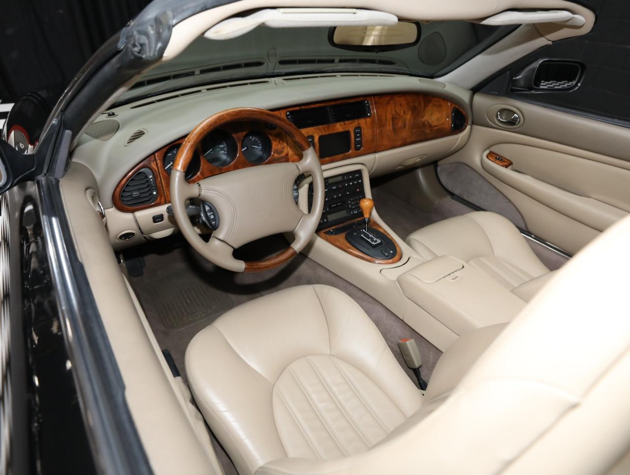 2000 Jaguar XK-Series
