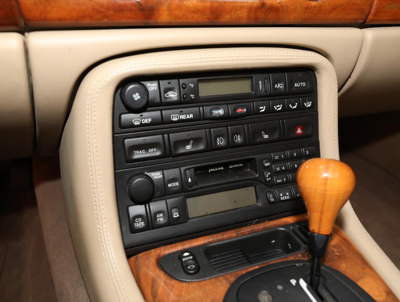 2000 Jaguar XK-Series