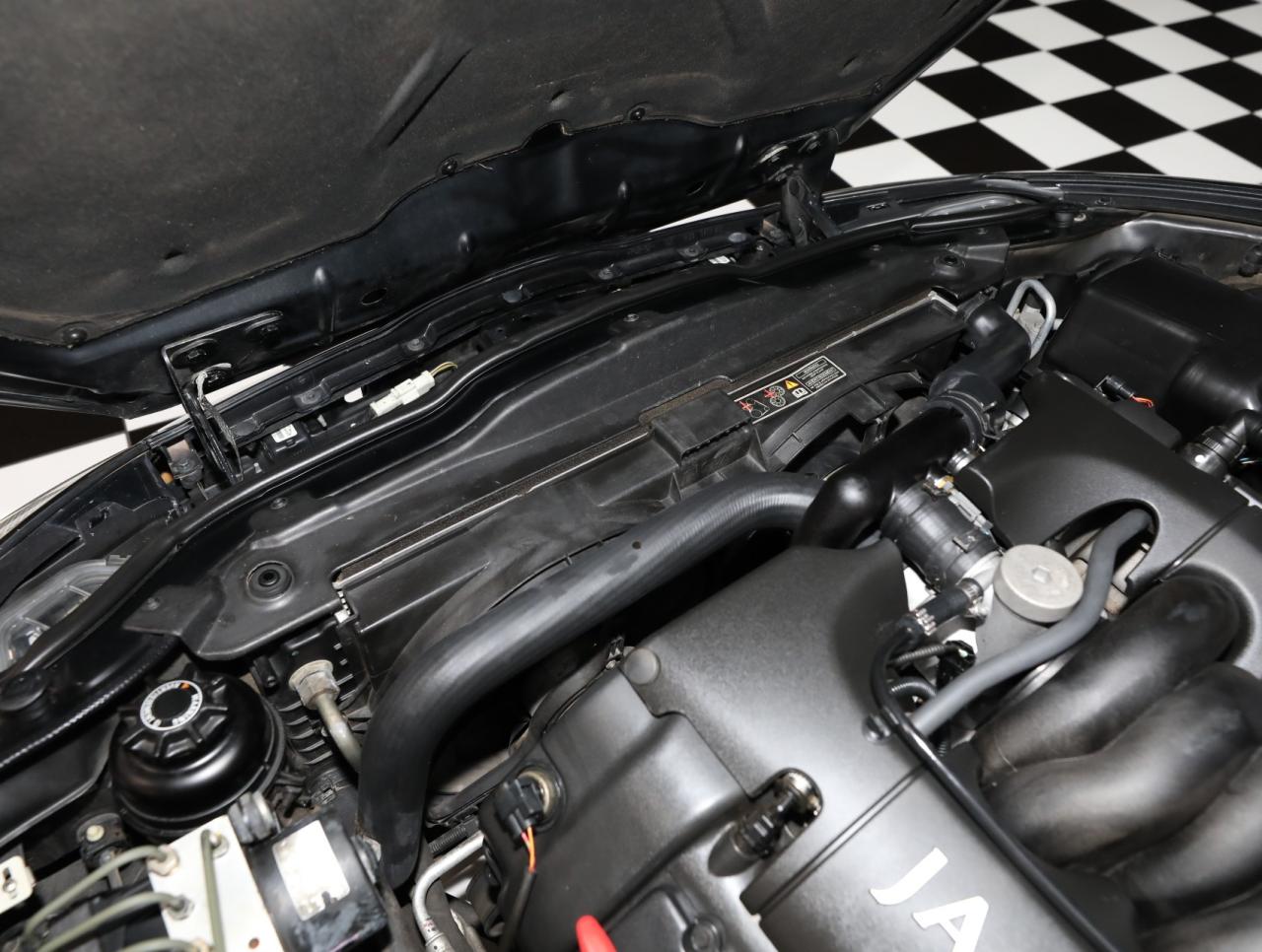 2000 Jaguar XK-Series