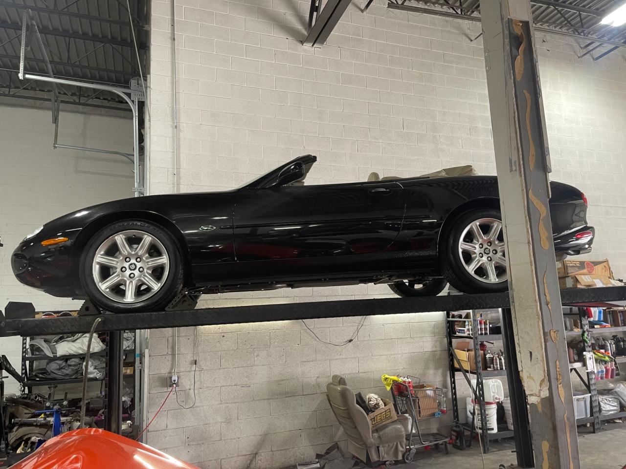 2000 Jaguar XK-Series