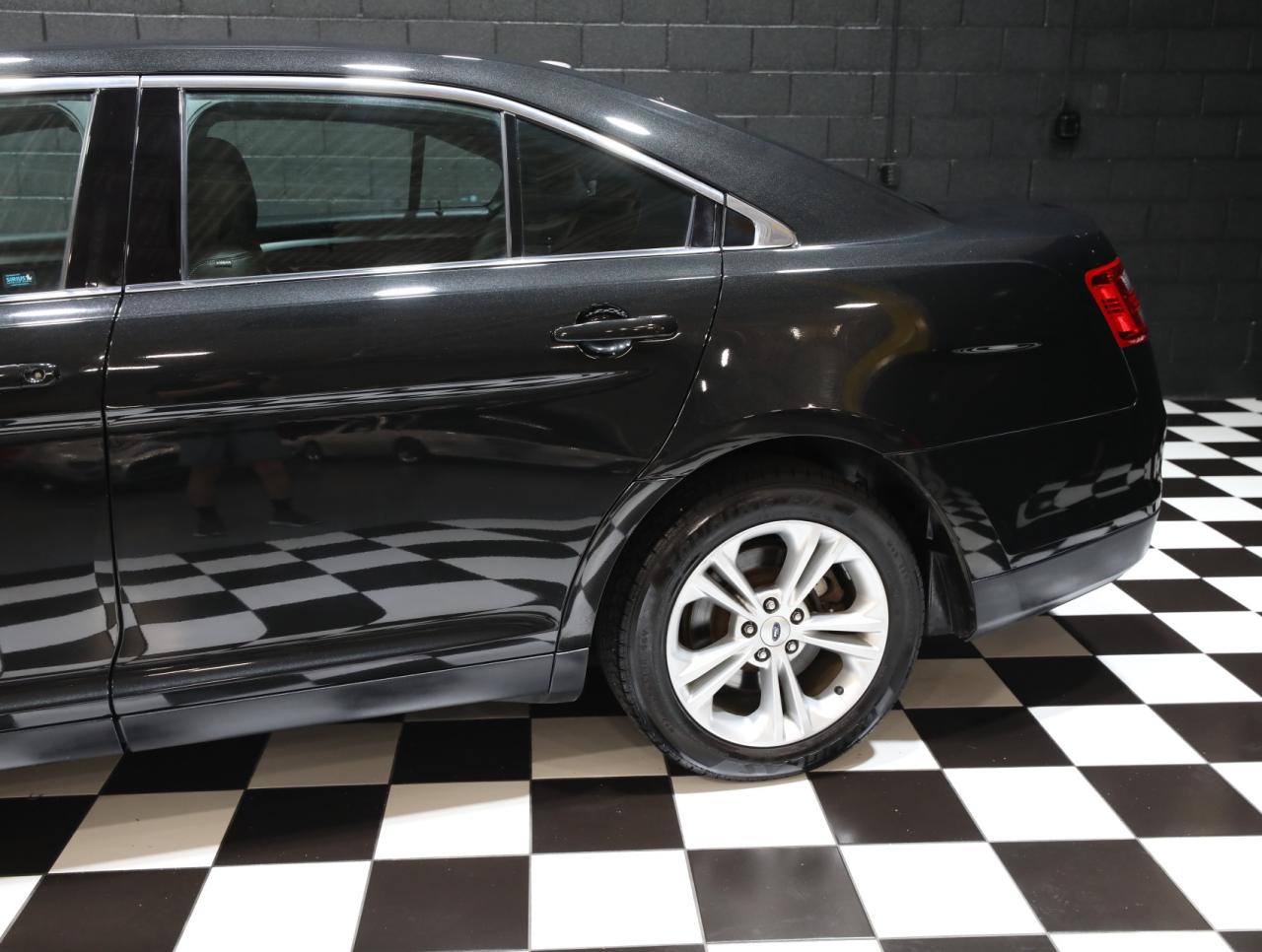 2013 Ford Taurus