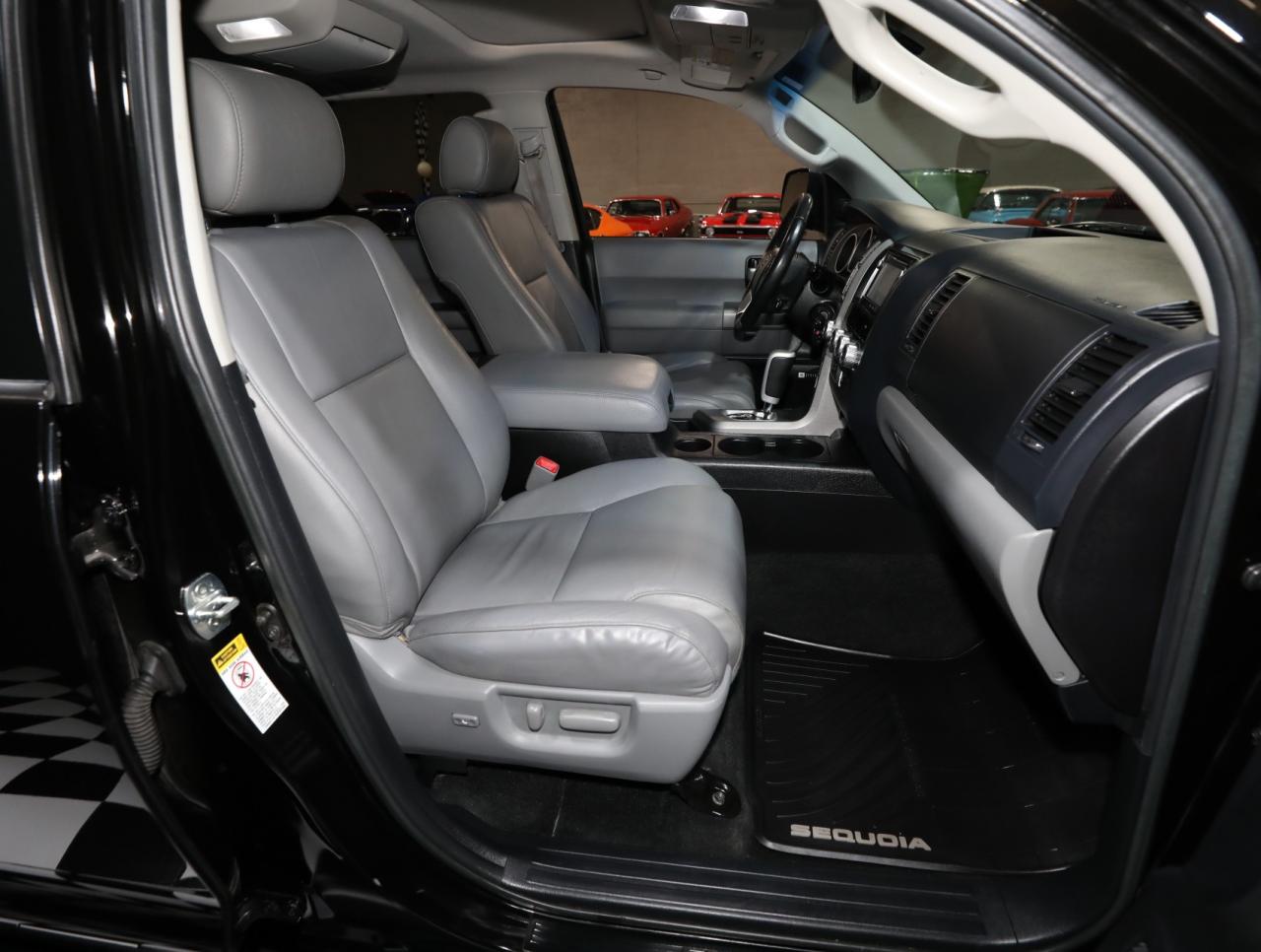 2016 Toyota Sequoia