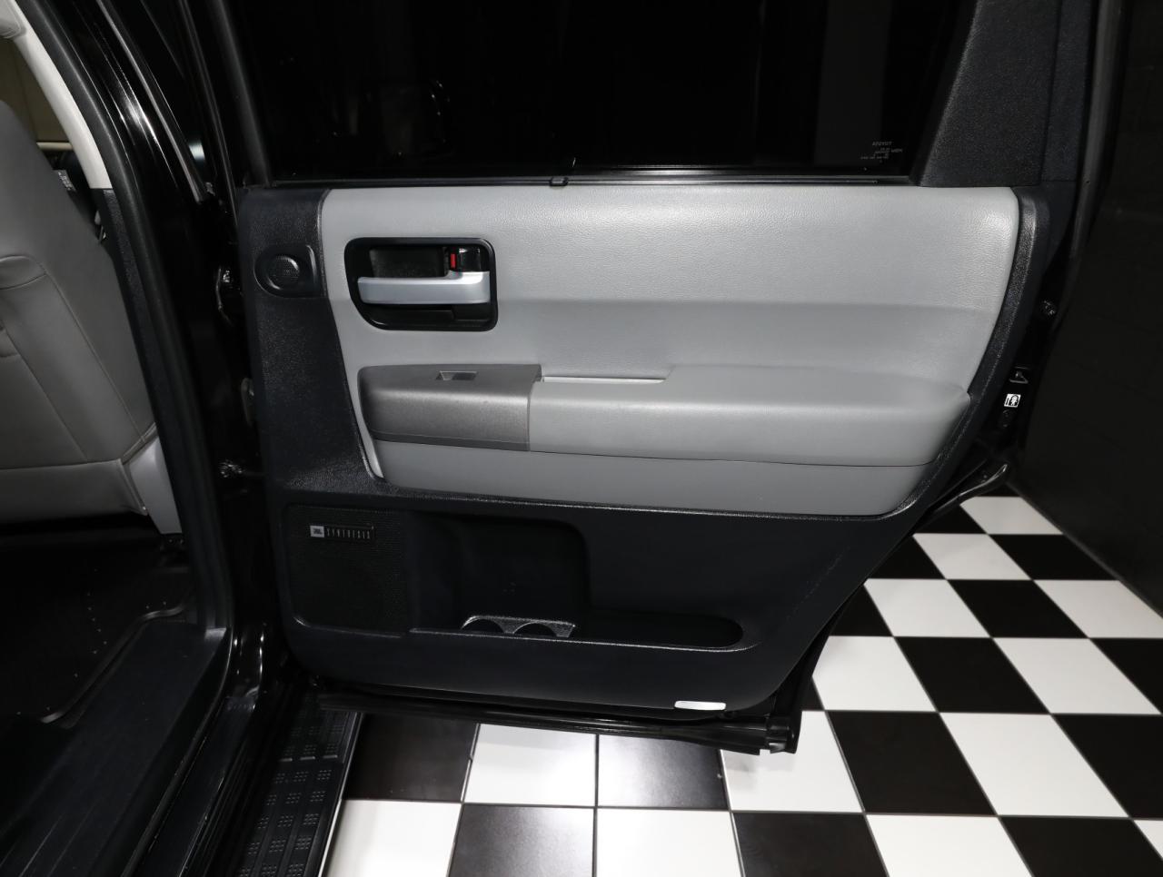 2016 Toyota Sequoia