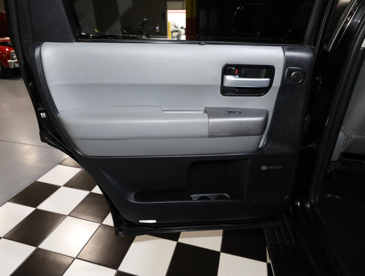 2016 Toyota Sequoia