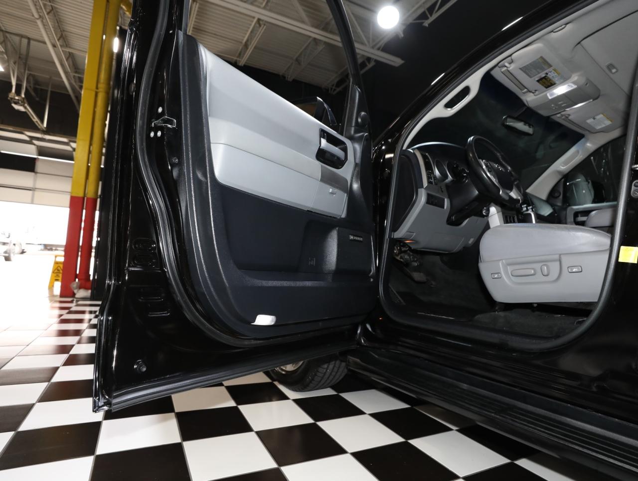 2016 Toyota Sequoia
